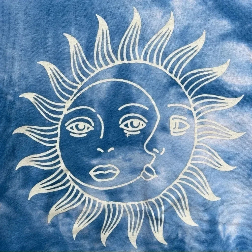 Blue Tie Dye Shirt With Sun & Moon Size M - Picture 2 of 4